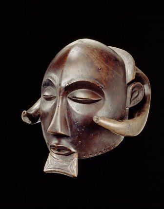 Male Mask, Democratic Republic of the Congo, Luba Peoples, 19th Century, Wood (Schinziophyton rautaneii), Royal Museum for Central Africa, RG 23470 (collected by O. Michaux in 1896), Photo R. Asselberghs, RMCA Tervuren ©